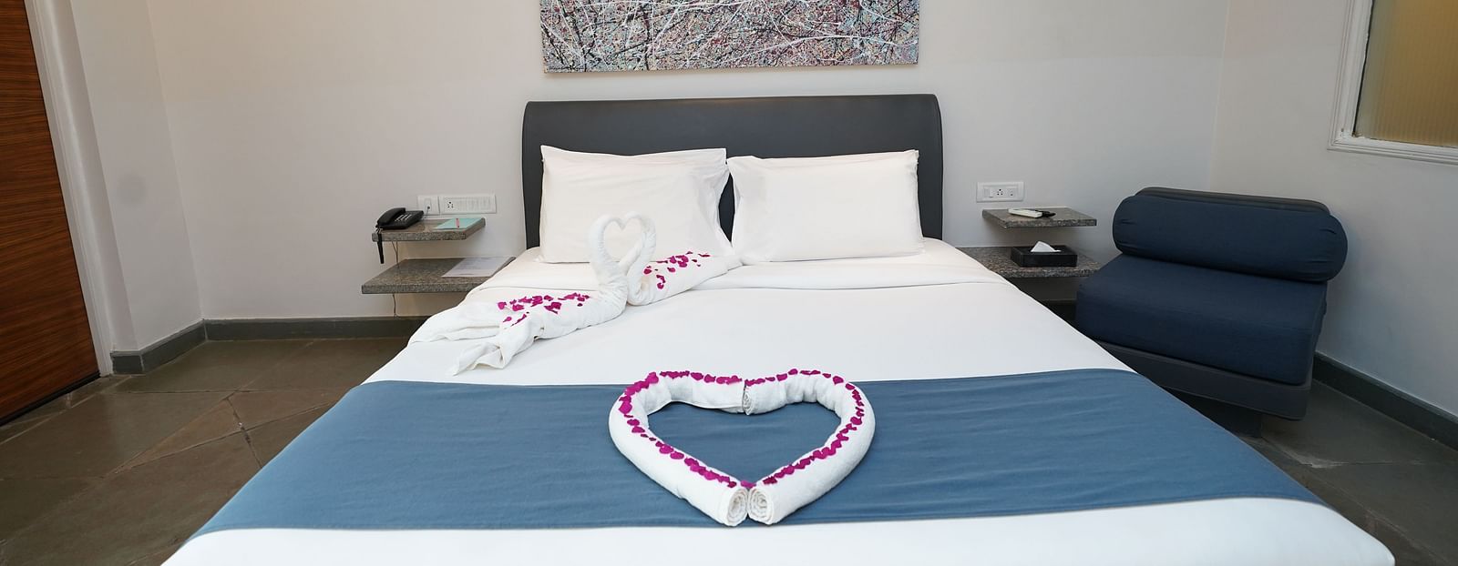 An image of a bedroom with king size bed - Argo By Trance, Goa