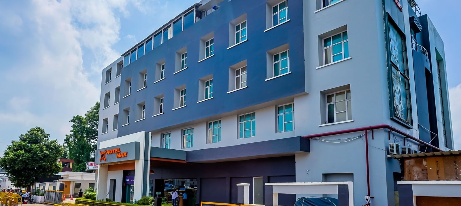 A hotel in Prayagaraj seen on a cloudy sky - Max Hotel Prayagraj