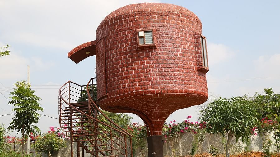 Shaking Dome House