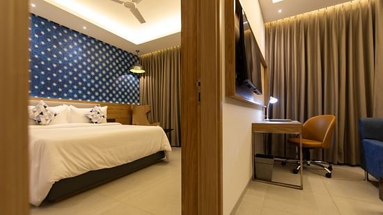 Executive Suite at Hometel Alambagh, Lucknow 4