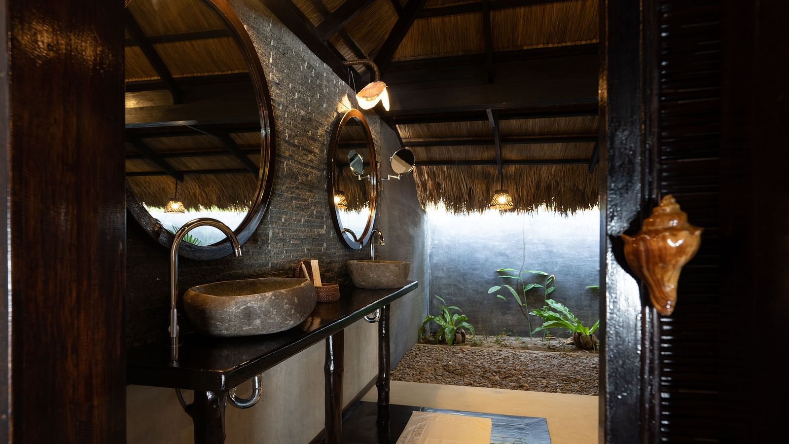 Deluxe Beach Villa 6