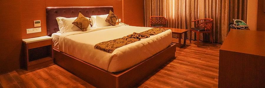 V Five Hotel - premier room decked with fine furnishings