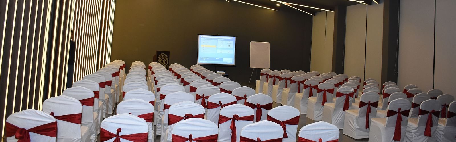 banquet hall at the comfort inn sapphire, jaipur