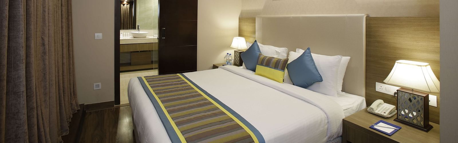 EXECUTIVE SUITE 1 QUEEN BED at Golden Suites, Gurgaon