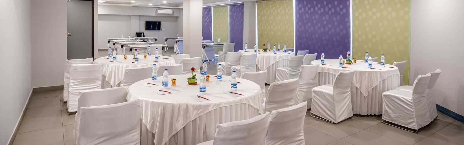 An image of a banquet hall | Inde Hotel Golf Course Extension