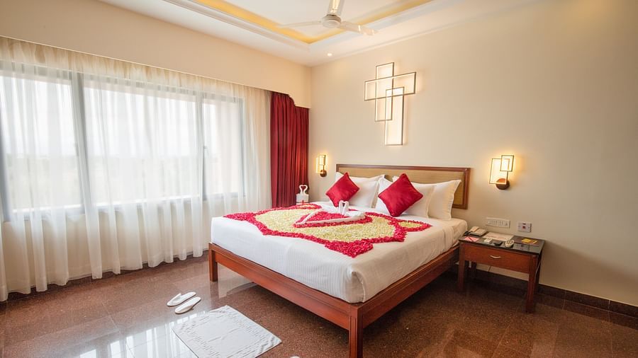 JR honeymoon suite 3