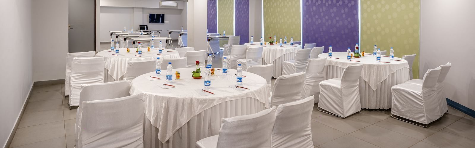 An image of a banquet hall | Inde Hotel Golf Course Extension