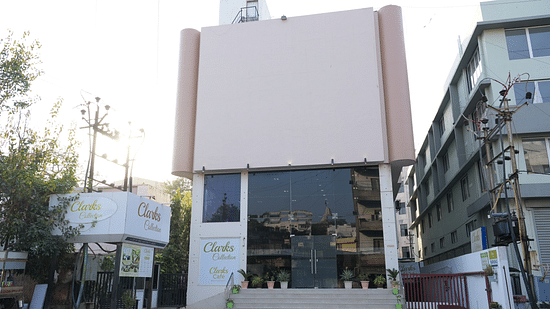 Exterior view of Clarks Collection, Bhavnagar