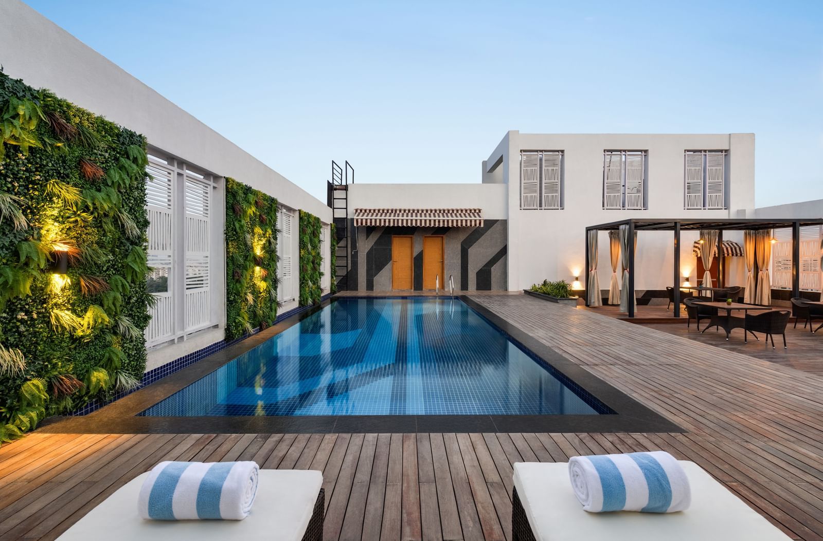 Pool - 1623335
