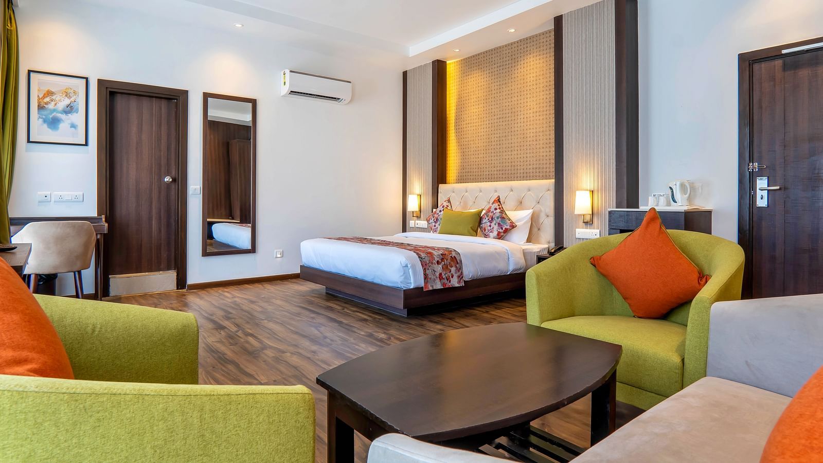 Premium Rooms with Lake View at Hotel Le ROI Lake View Koti with a beautiful view from the window next to the plush bed1