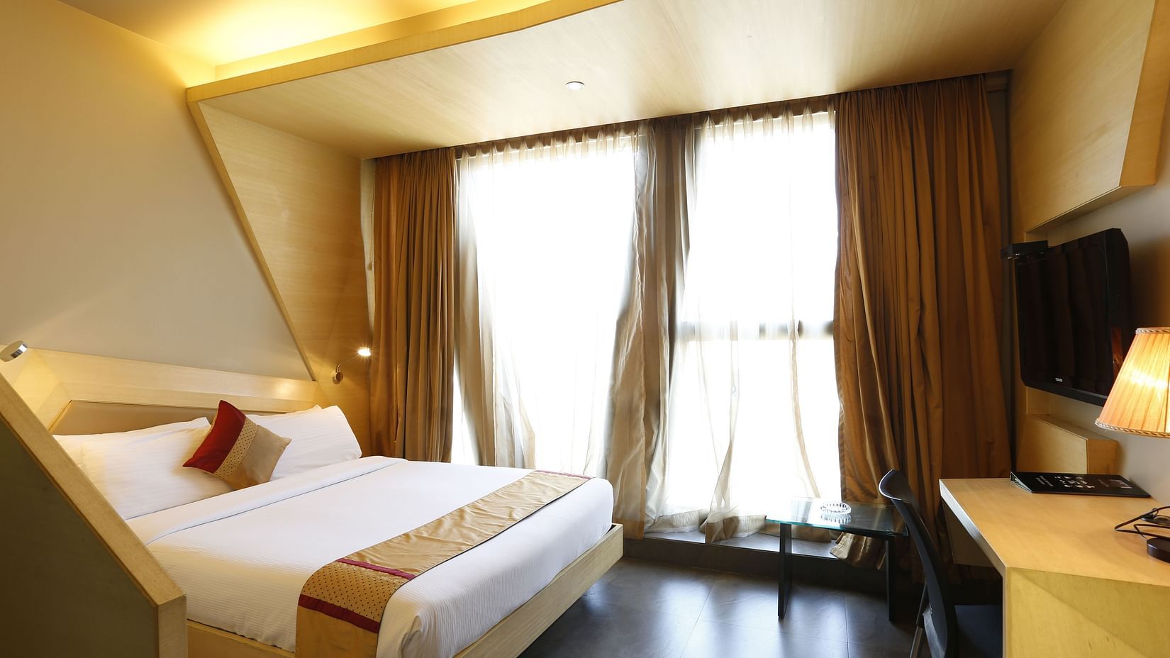 Super Deluxe Rooms in Andheri, Hotel Dragonfly, Andheri East Hotels