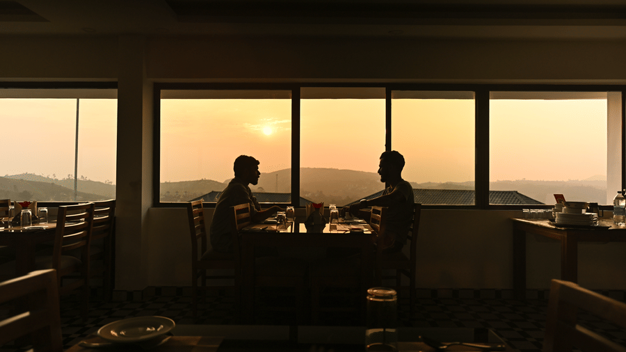 dining-silhouette