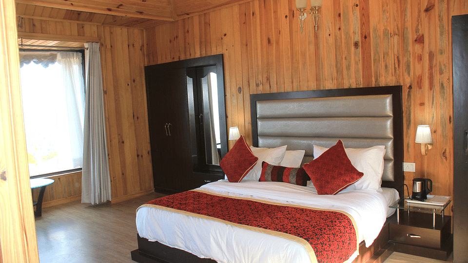 Ojaswi Himalayan Resort, Mukteshwar Nainital Himalayan Cottage Bedroom 2