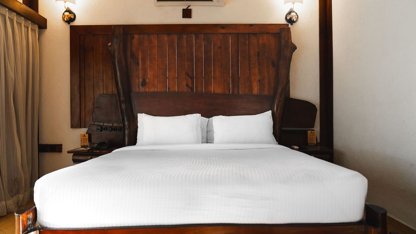 Luxury cottage room (1)