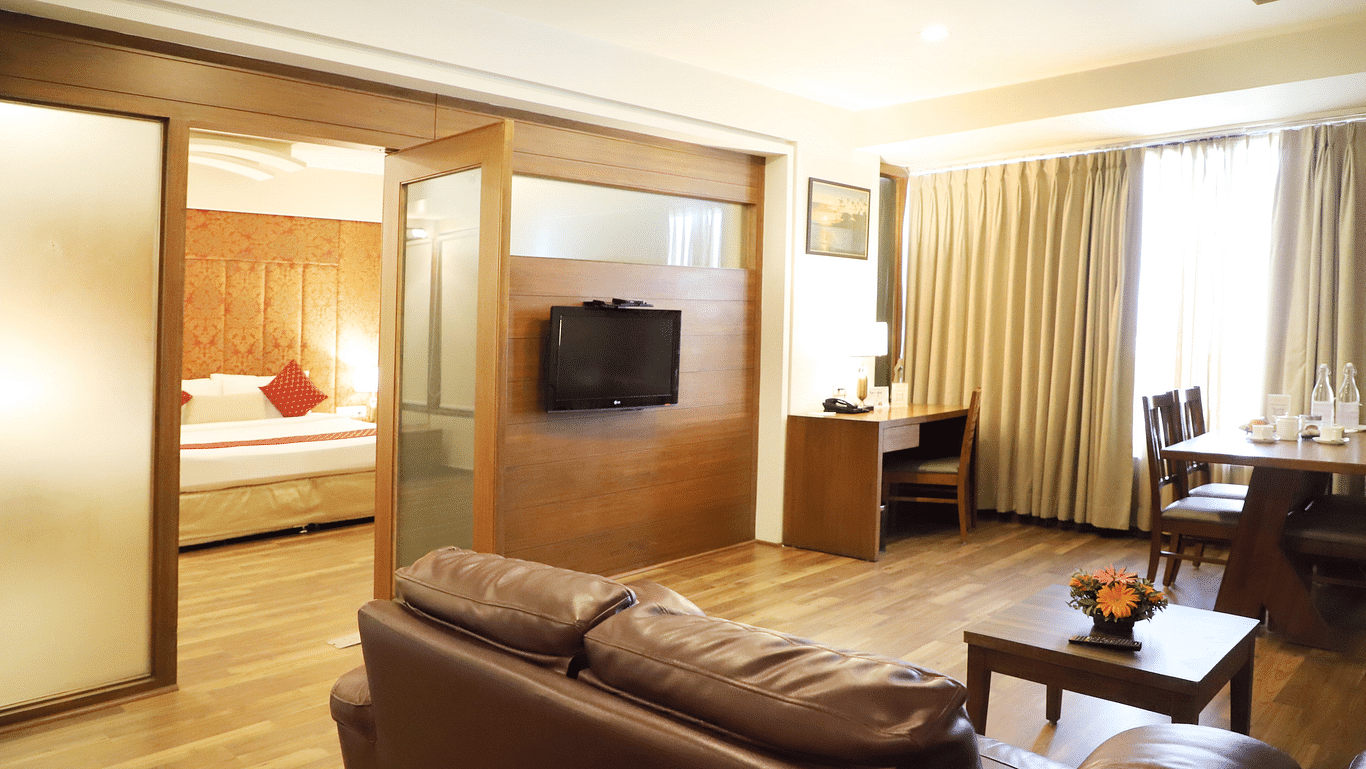 SUITE LIVING ROOM- Boulevard9 Luxury Resort Spa