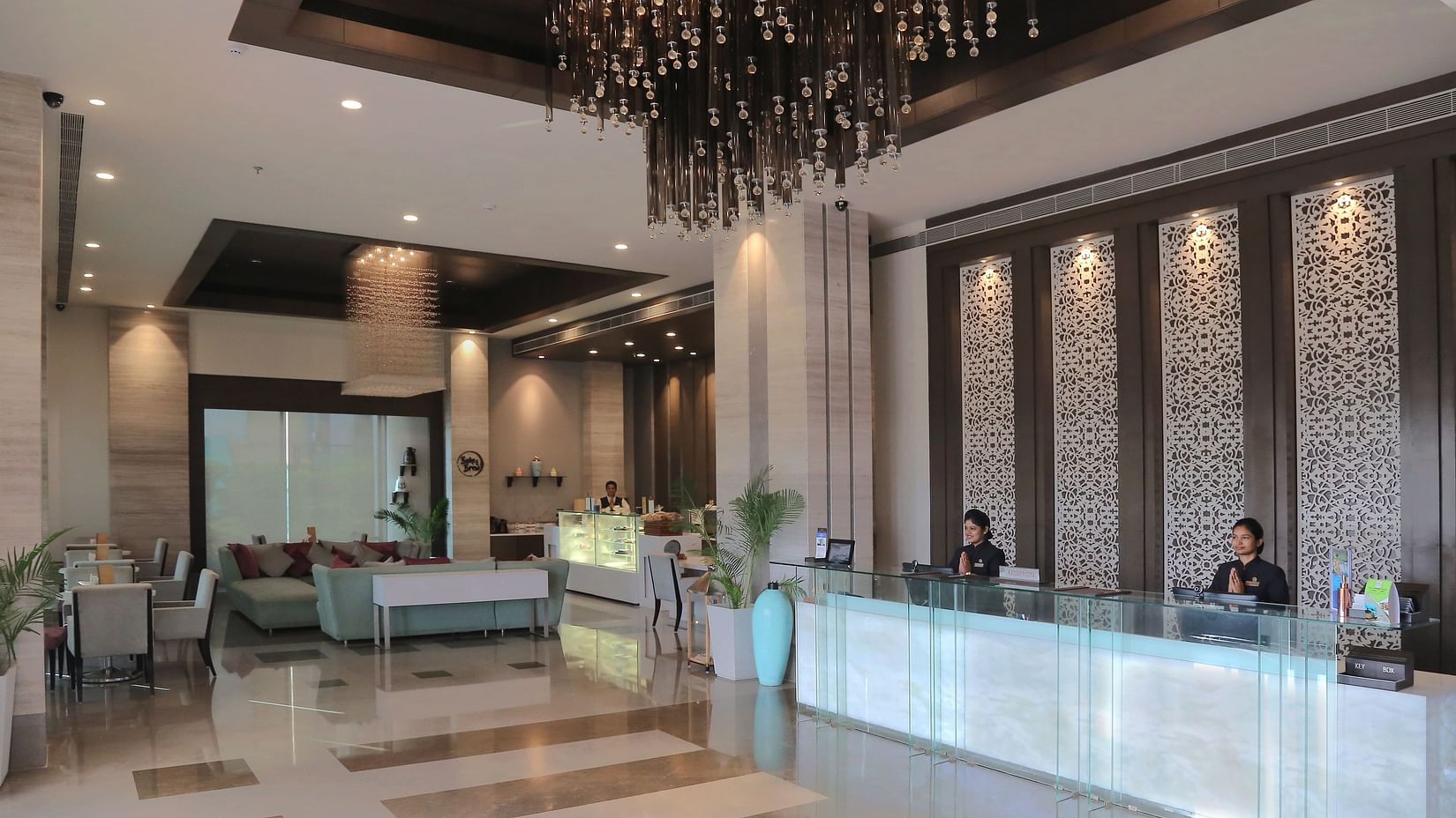 Lobby, Efcee Sarovar Premiere, Hotel In Bhavnagar