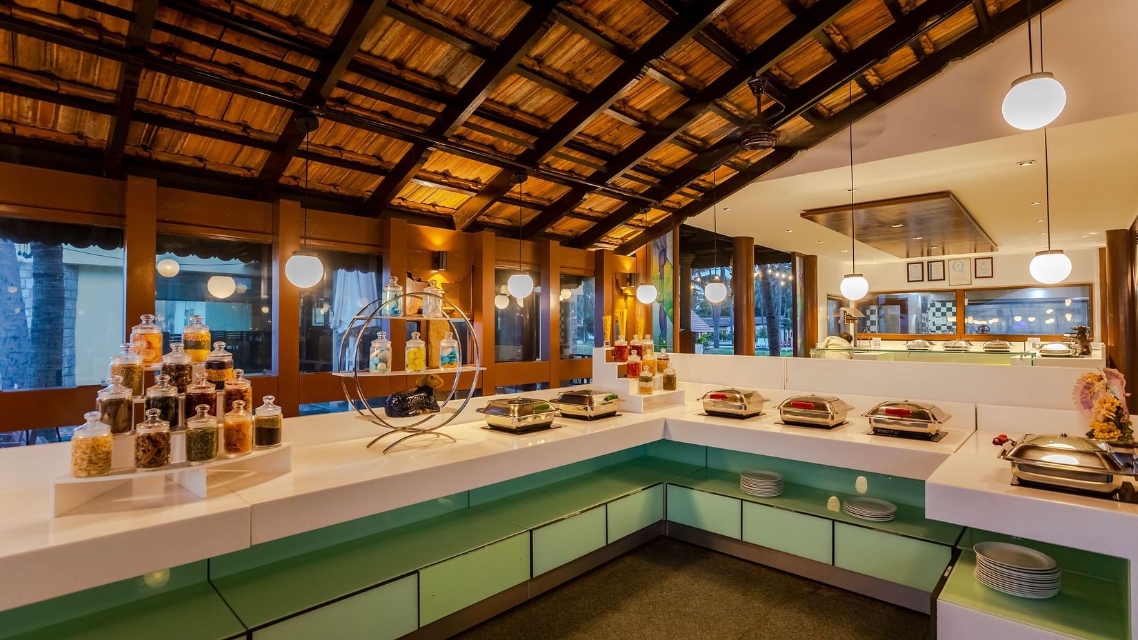 RESTAURANT 2