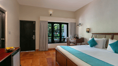 Garden Room 301 - Bedroom