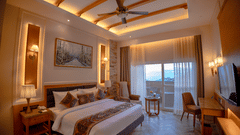 DELUXE ROOM WITH VIEW