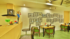 Coffee Shop at The Gokulam Park Kochi 4