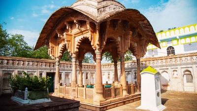 TOMB OF DOSTMOHAMMAD KHAN 33Z2772