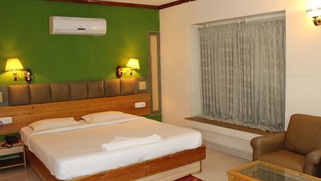 Golf Inn Executive Hotel, Bangalore Bangalore Premium Rooms 2 golf inn executive hotel near embassy golf links business park