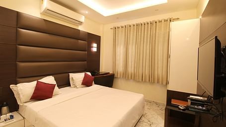 A well lightened room - Hotel Shivam, Pune