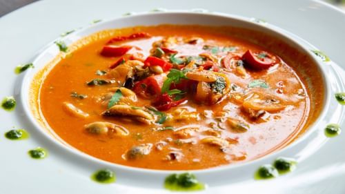 Soupy gravy in a plate