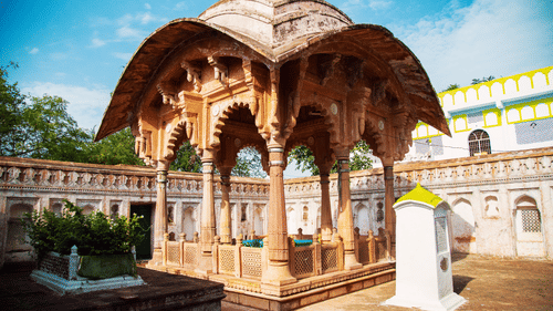 TOMB OF DOSTMOHAMMAD KHAN 33Z2772