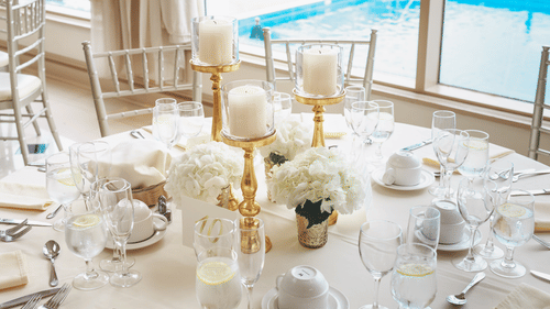 elegant-table-setting-2306278 1