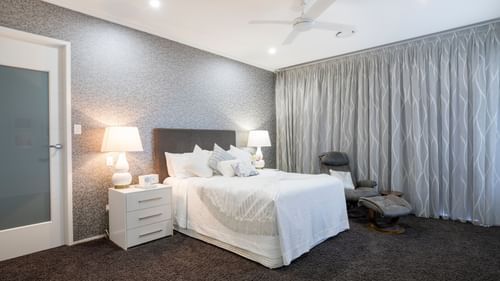 apartment-bed-bedroom-2775320