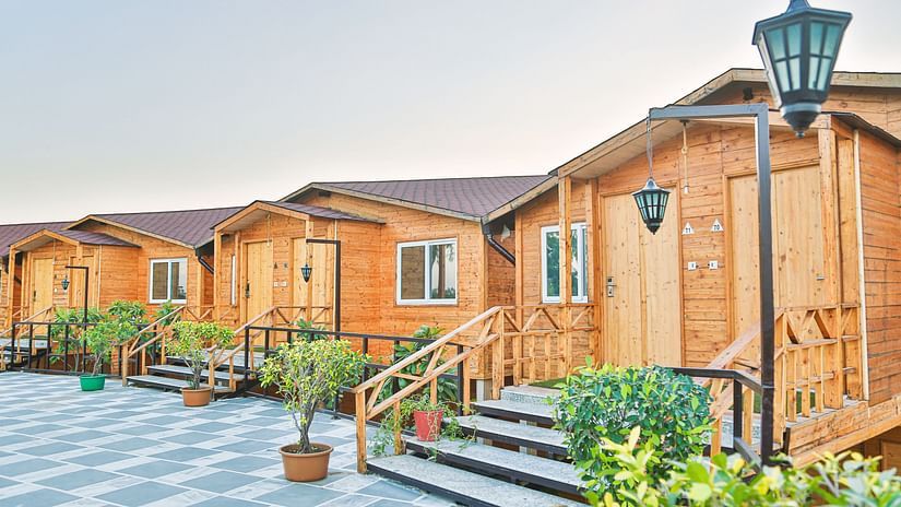 Sajjan Chalet Exterior View