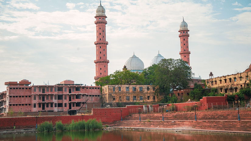 TAJUL MASJID 33Z2759