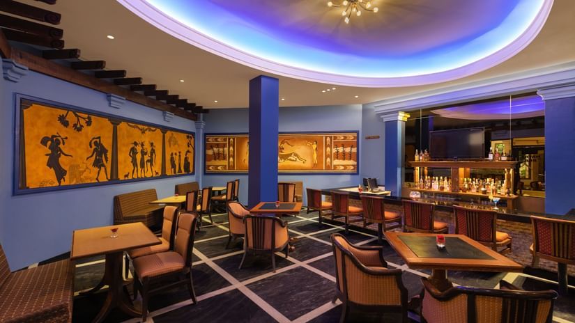 Dining arrangement in Layam Bar at Sangam Hotel, Thanjavur