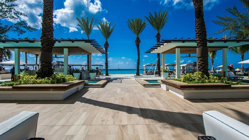 Private mansion by the beach