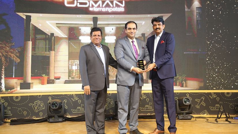 Make my trip Award received by Udman Hotel Greater Noida