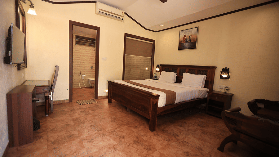 Accommodations, Adamo the Village