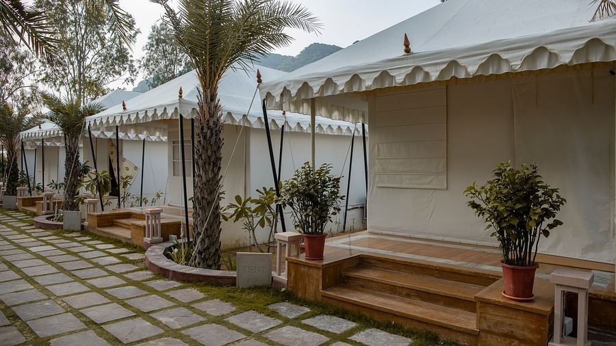 The exterior of our tent suites in Pushkar and the interconnecting path  