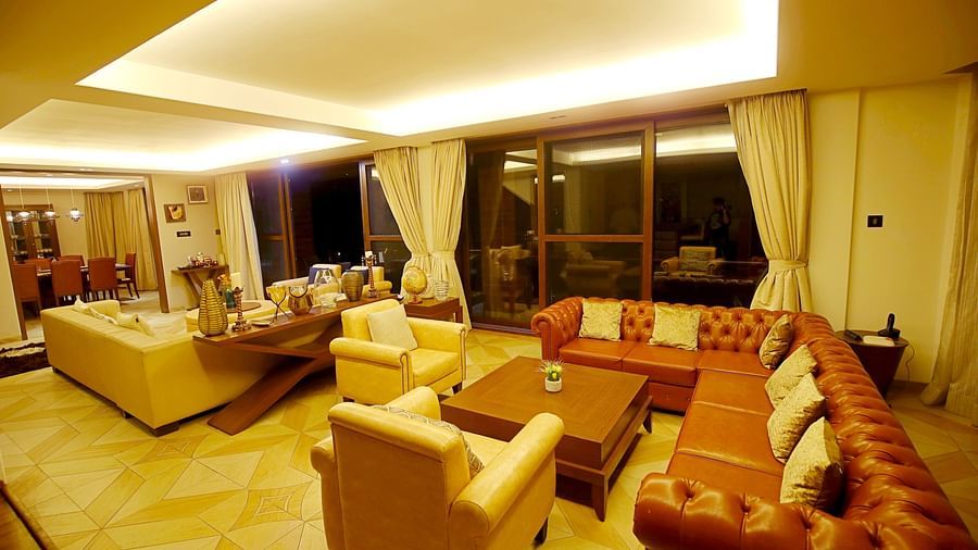 well lit sitting area at Aranya Himalayn Retreat - Aranya Himalayan Retreat, Mashobra