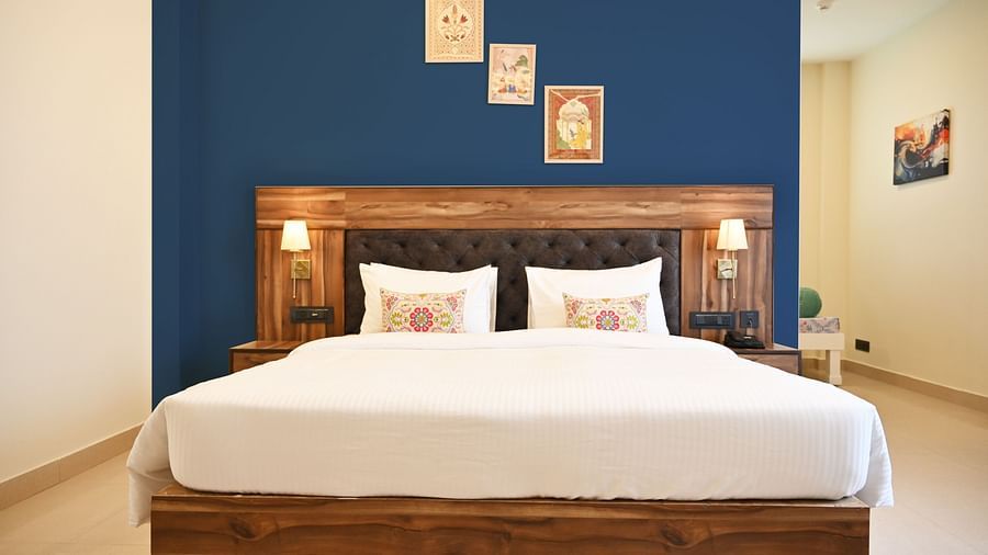 SunSet suite room bed