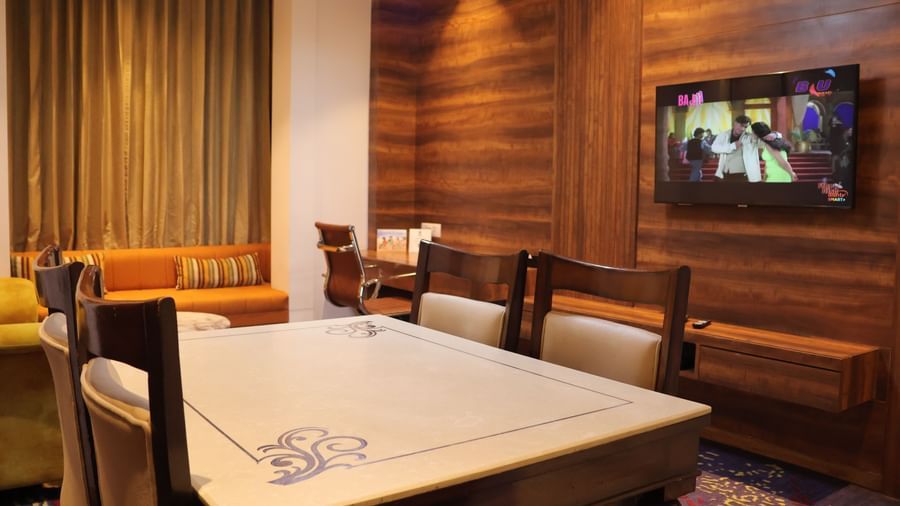 Suite Dining Area