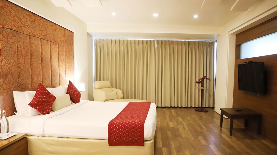 SUITE BEDROOM