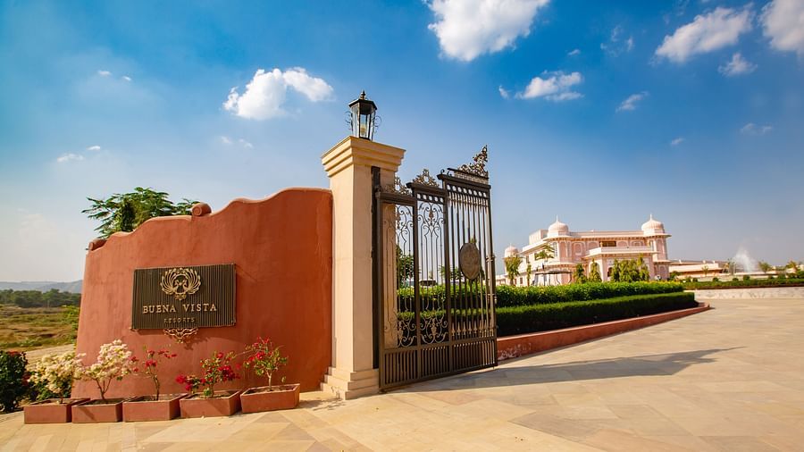 Buena Vista Luxury Garden Spa Resort - the entrance of the resort