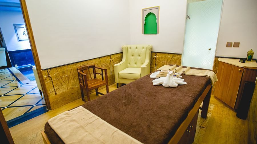 Buena Vista Luxury Garden Spa Resort - a spa bed kept at one of the treatment chambers