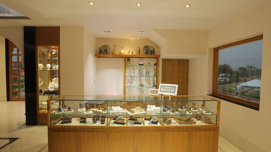 the confectionery shop at the lobby area - Buena Vista 1