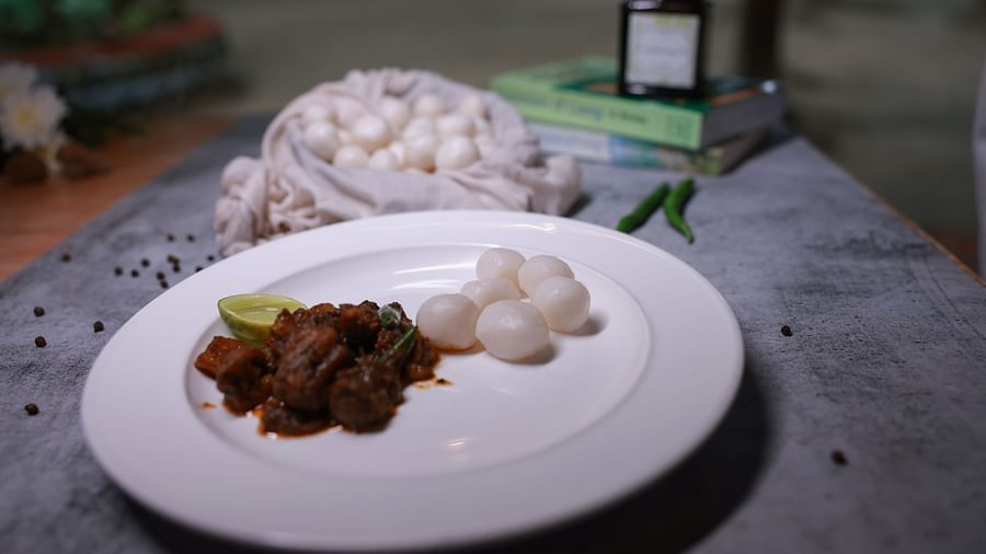 Chicken pieces next to rice balls at The canopy, Capitol Village Resort, Madikeri