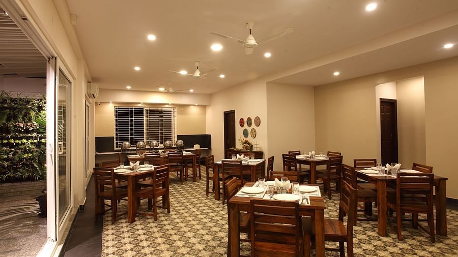 In-House Dining at Crimson Lotus 1