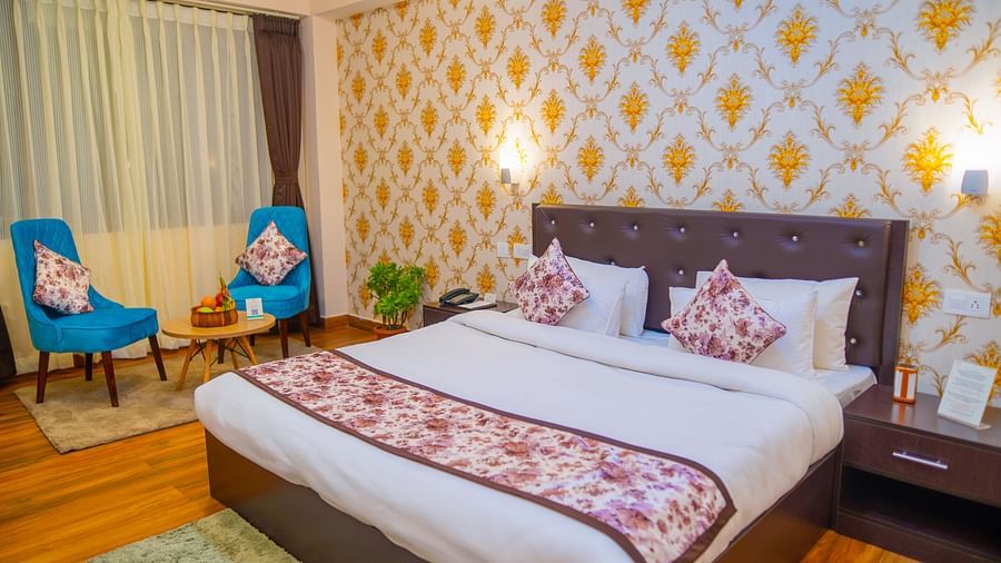Dream Villa Retreat, Pelling - The king size bedding in the rooms at our hotel