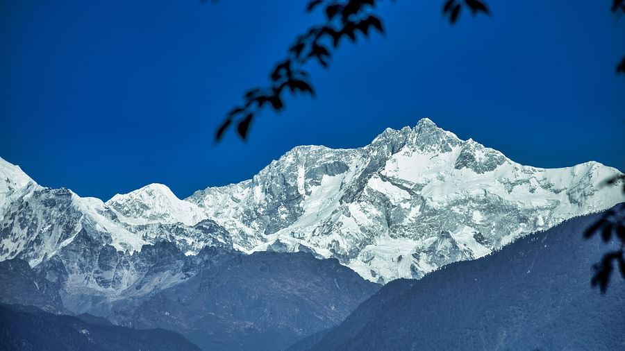 The snowcapped Himalayas as seen from Pelling