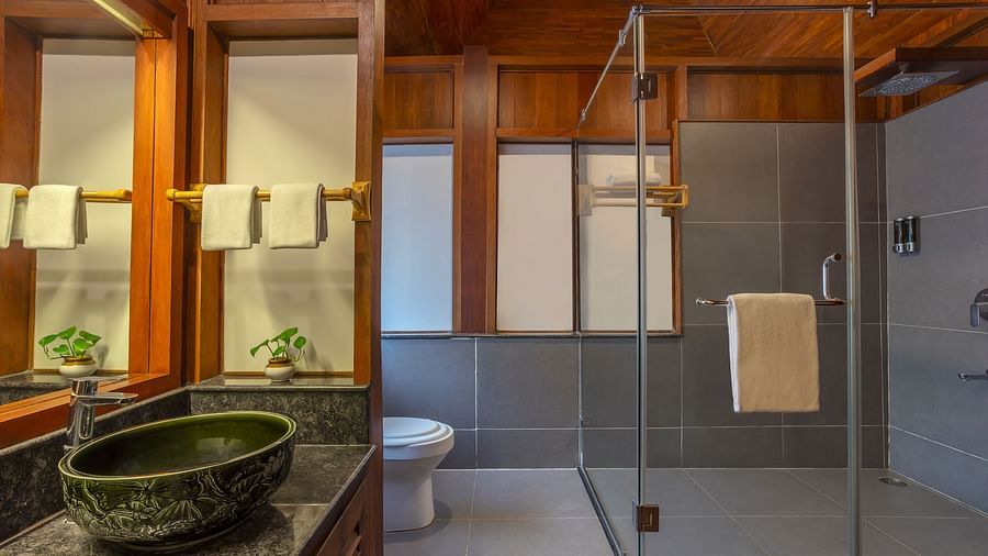 Pool Villa Bathroom